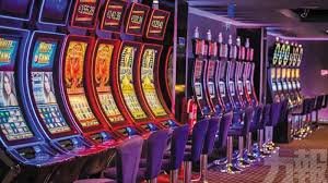 Privacy and account safety guidance beside 15 apk animal slots content